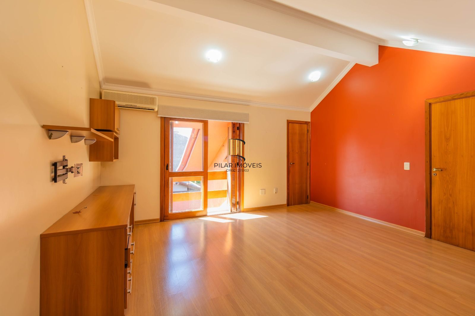 Casa Condominio para Venda - 286.89m², 4 dormitórios, sendo 2 suites, 2 vagas - Cristal