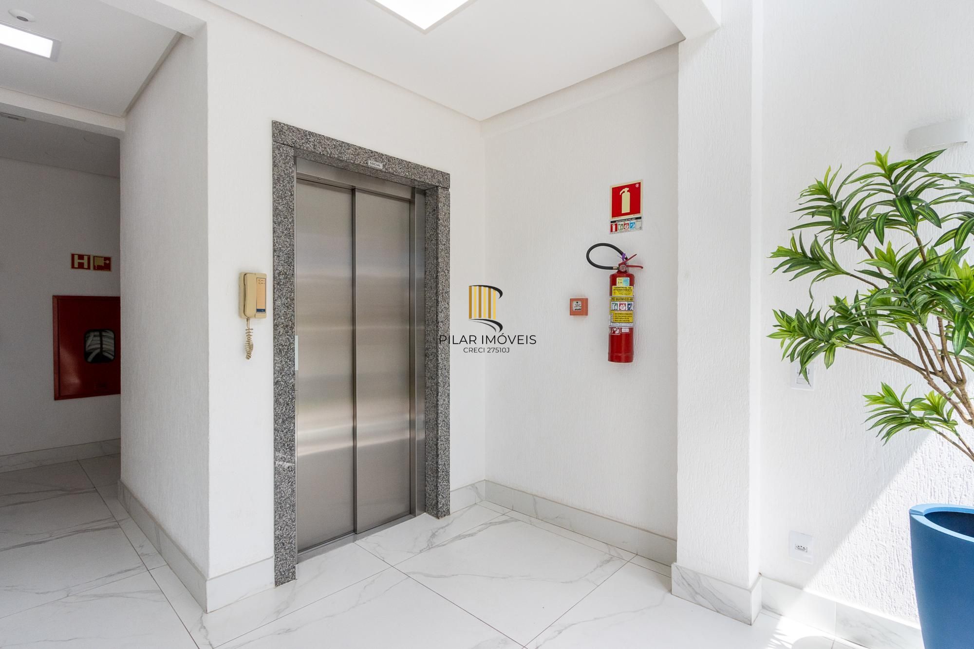 Apartamento de 3 dormitórios, 3 suítes, e 4 vagas, no bairro Jardim Lindoia