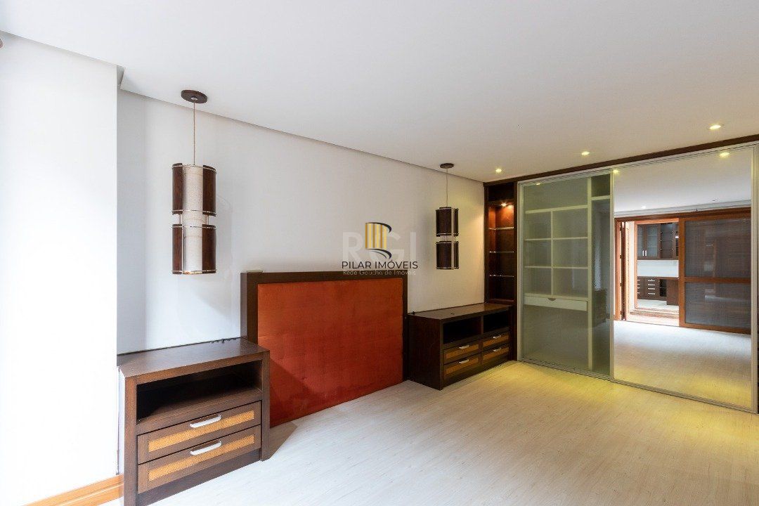 Casa em condomínio para Venda com 4 dormitórios, sendo 1 suites e 4 vagas no bairro Ipanema
