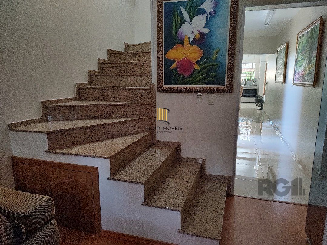 Casa 4 dormitórios Bairro Fião.