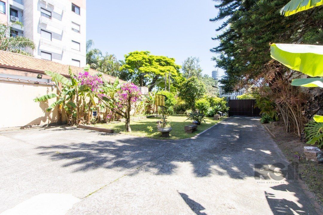Casa 2 dormitórios no bairro Camaquã