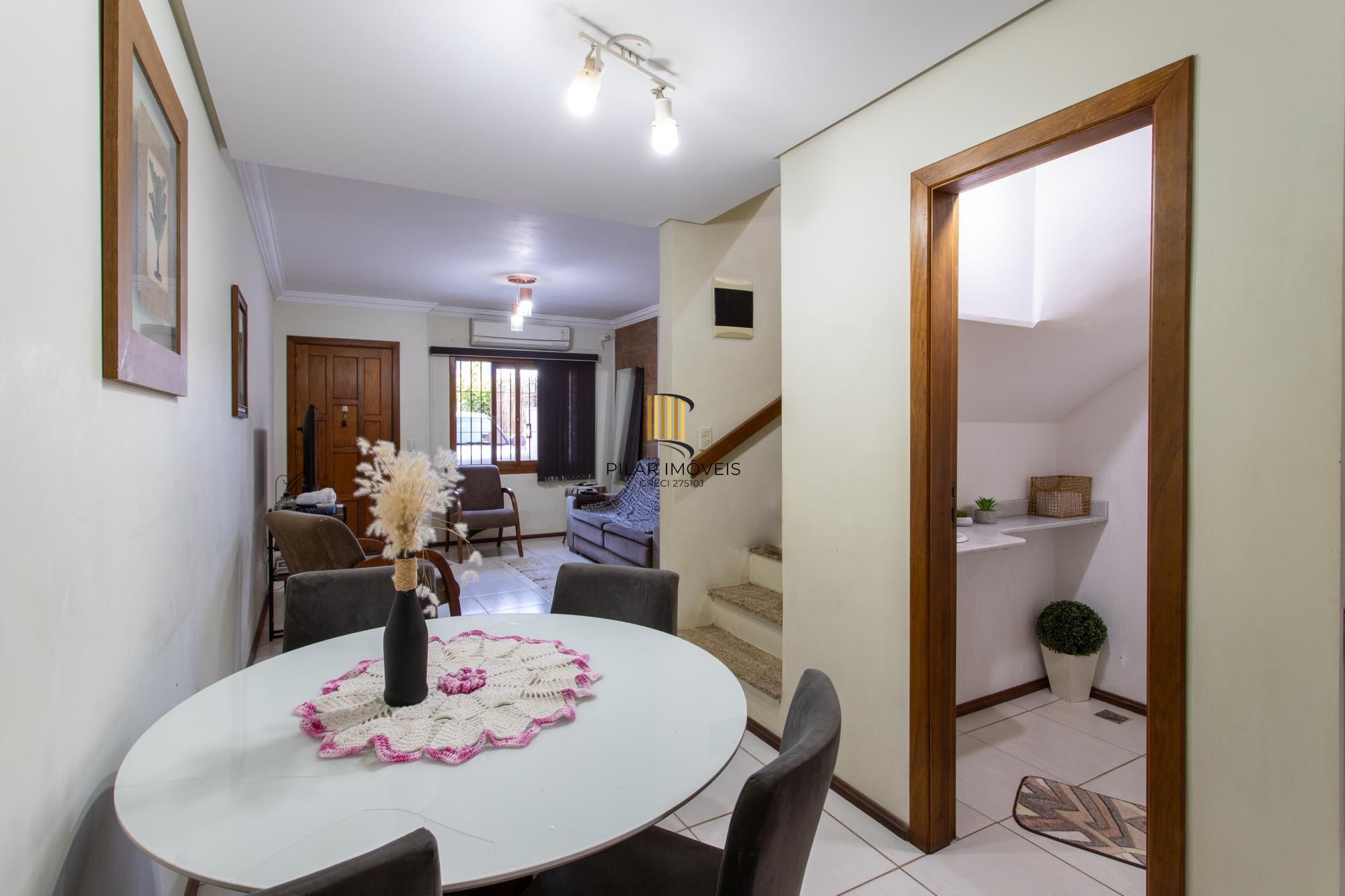 Casa 3 dormitórios no bairro Hípica