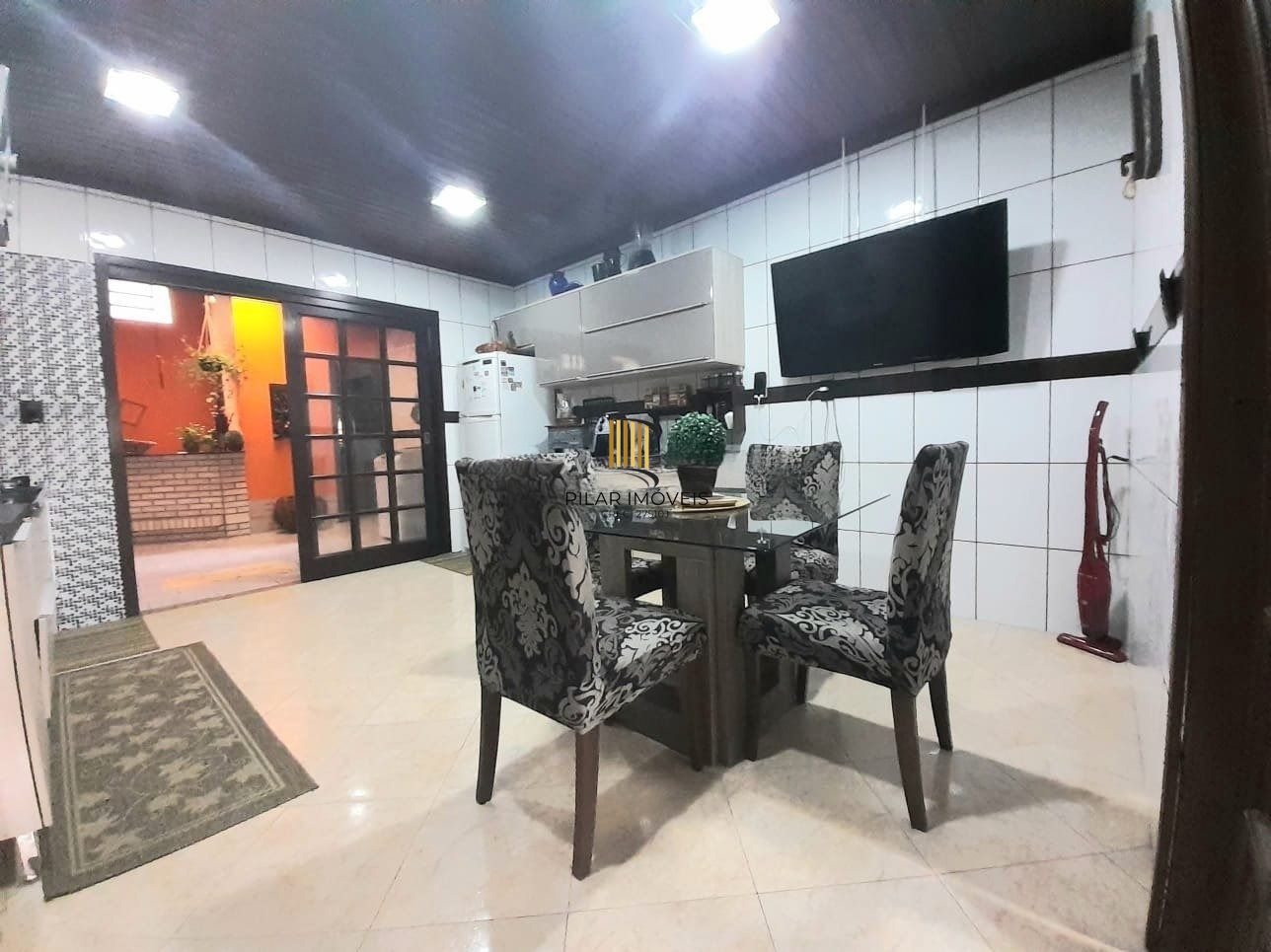 Casa para Venda - 198m², 2 dormitórios, 2 vagas - Belém Novo