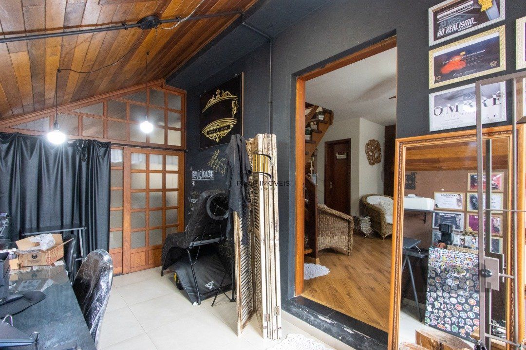 Casa em condomínio, 135m² privativos, 3 quartos, 2 vagas - Bairro Glória