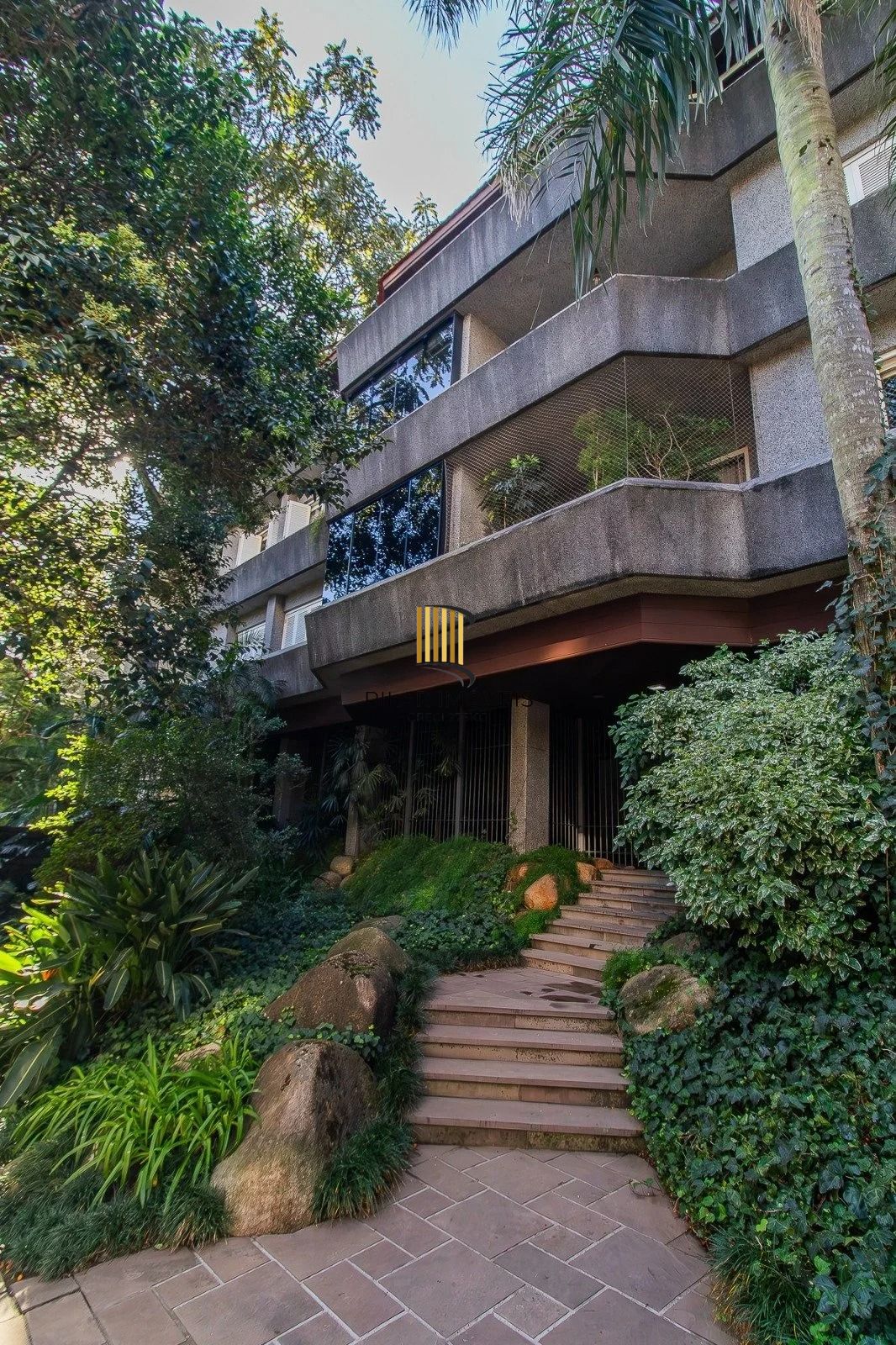 Cobertura à venda no bairro Bela Vista, 4 dormitórios e 3 vagas de garagem