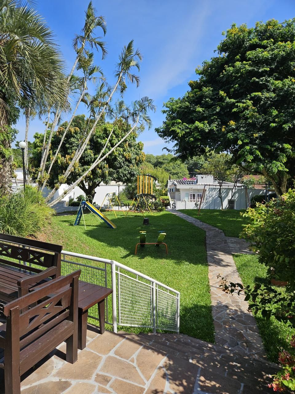 Casa em Condomínio, 03 dormitórios 04 Vagas, 229m²  na Tristeza, Porto Alegre, RS!!