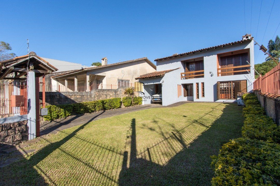 Casa para Venda - 300m², 3 dormitórios, sendo 1 suites, 4 vagas - Tristeza - Pilar Imóveis