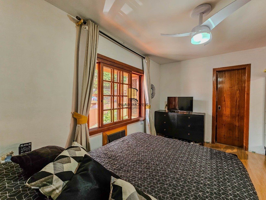 Casa em Condomínio 4 Dormitórios na Glória!!