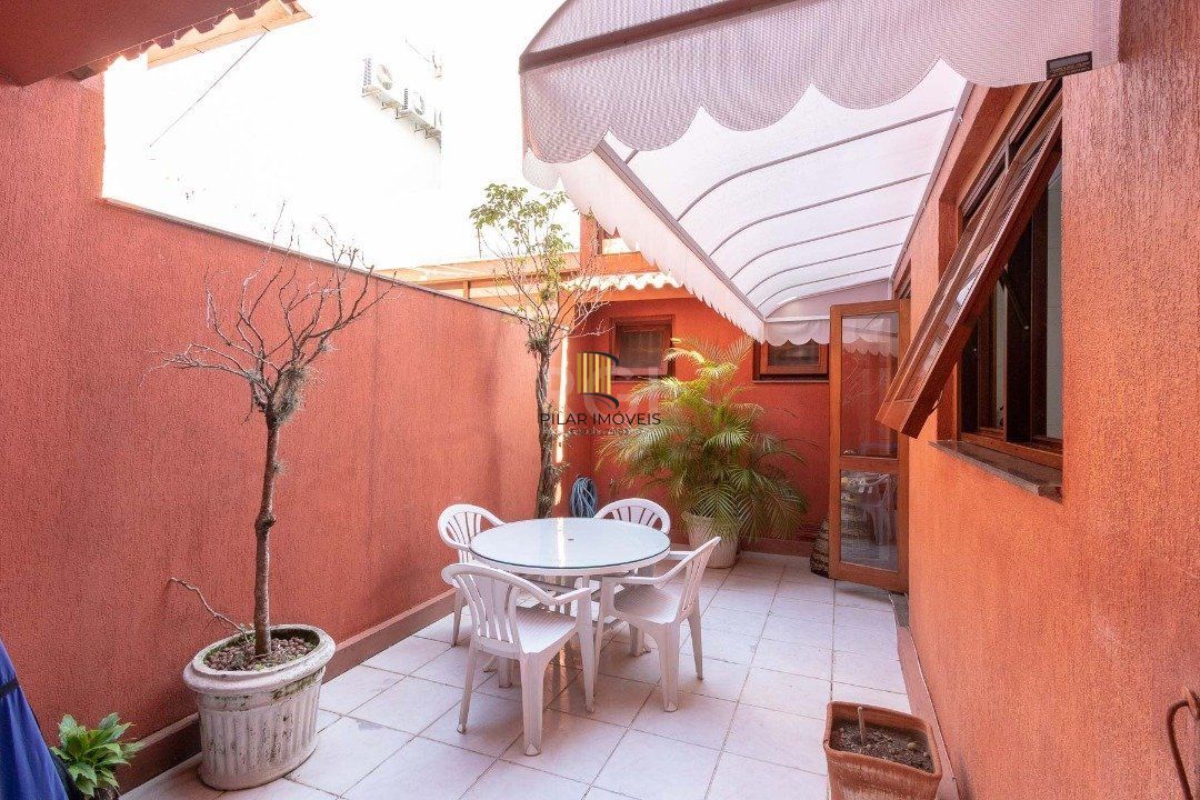 Casa Condominio para Venda - 286.89m², 4 dormitórios, sendo 2 suites, 2 vagas - Cristal
