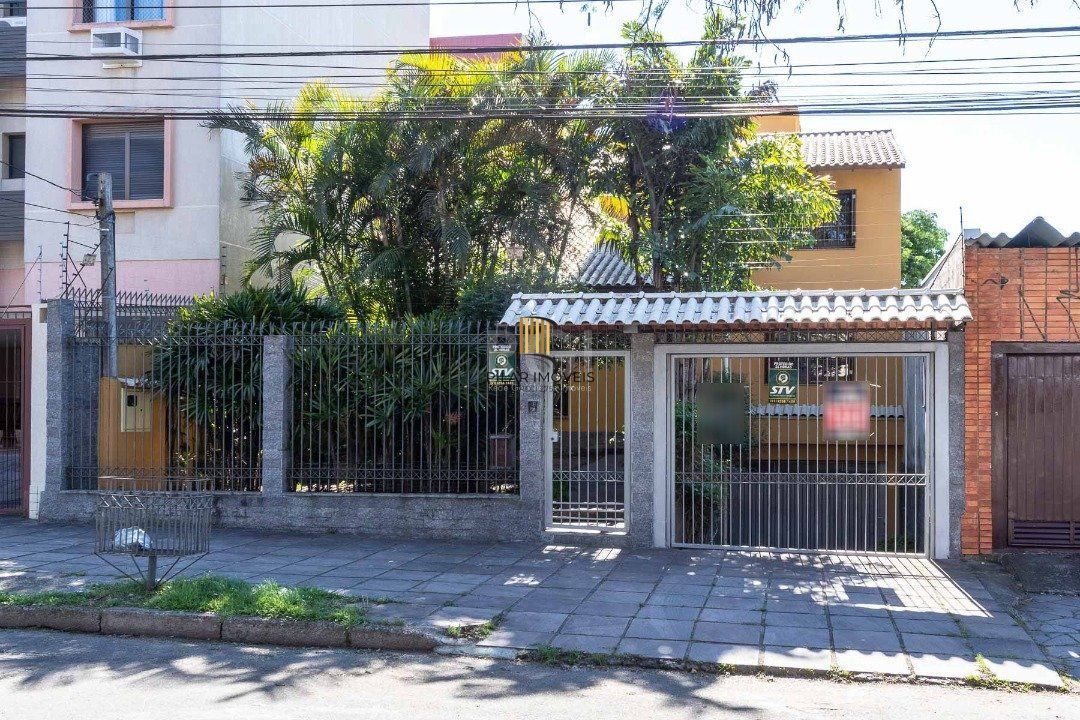 Casa para Venda - 308.25m², 3 dormitórios, sendo 1 suites, 5 vagas - Cristal