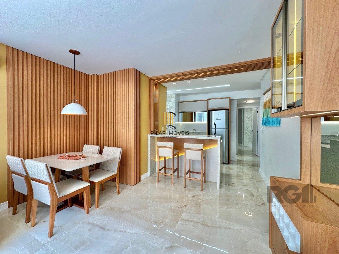 APARTAMENTO À VENDA COM SACADA DE FRENTE
