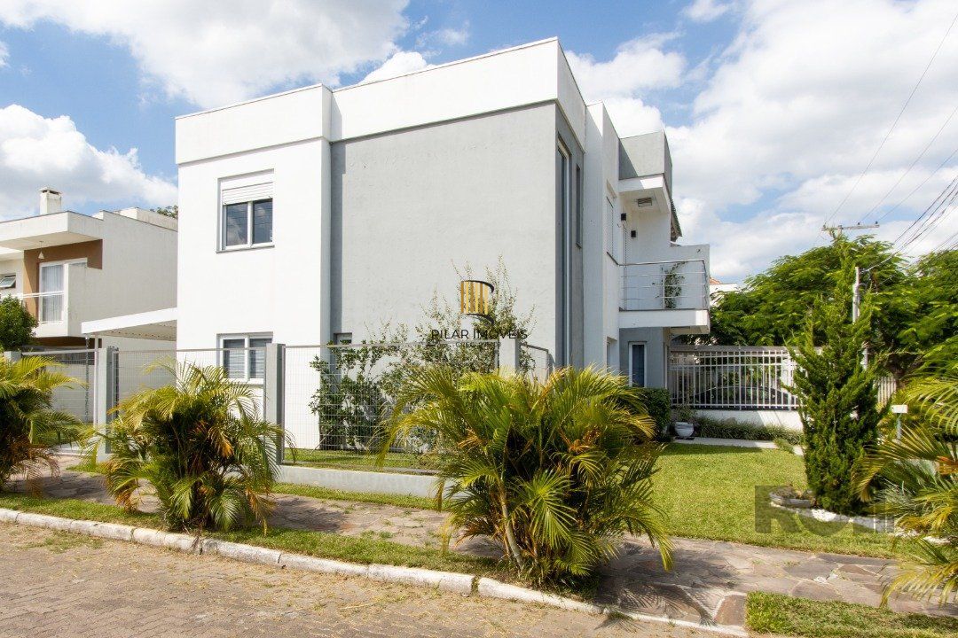 Casa 2 dormitórios no bairro Hípica
