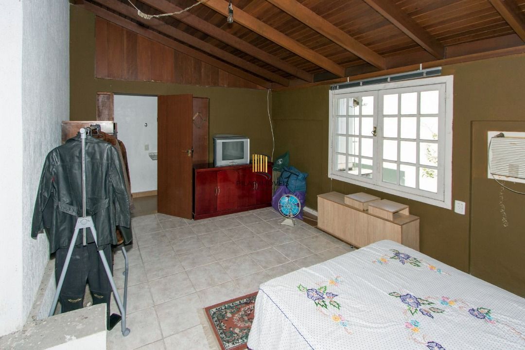 Casa para Venda - 281m², 3 dormitórios, sendo 1 suites, 3 vagas - Jardim Isabel