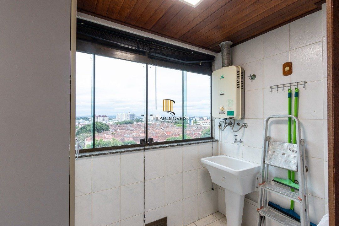 Cobertura para Venda - 247.08m², 3 dormitórios, sendo 1 suites, 2 vagas - Vila Ipiranga