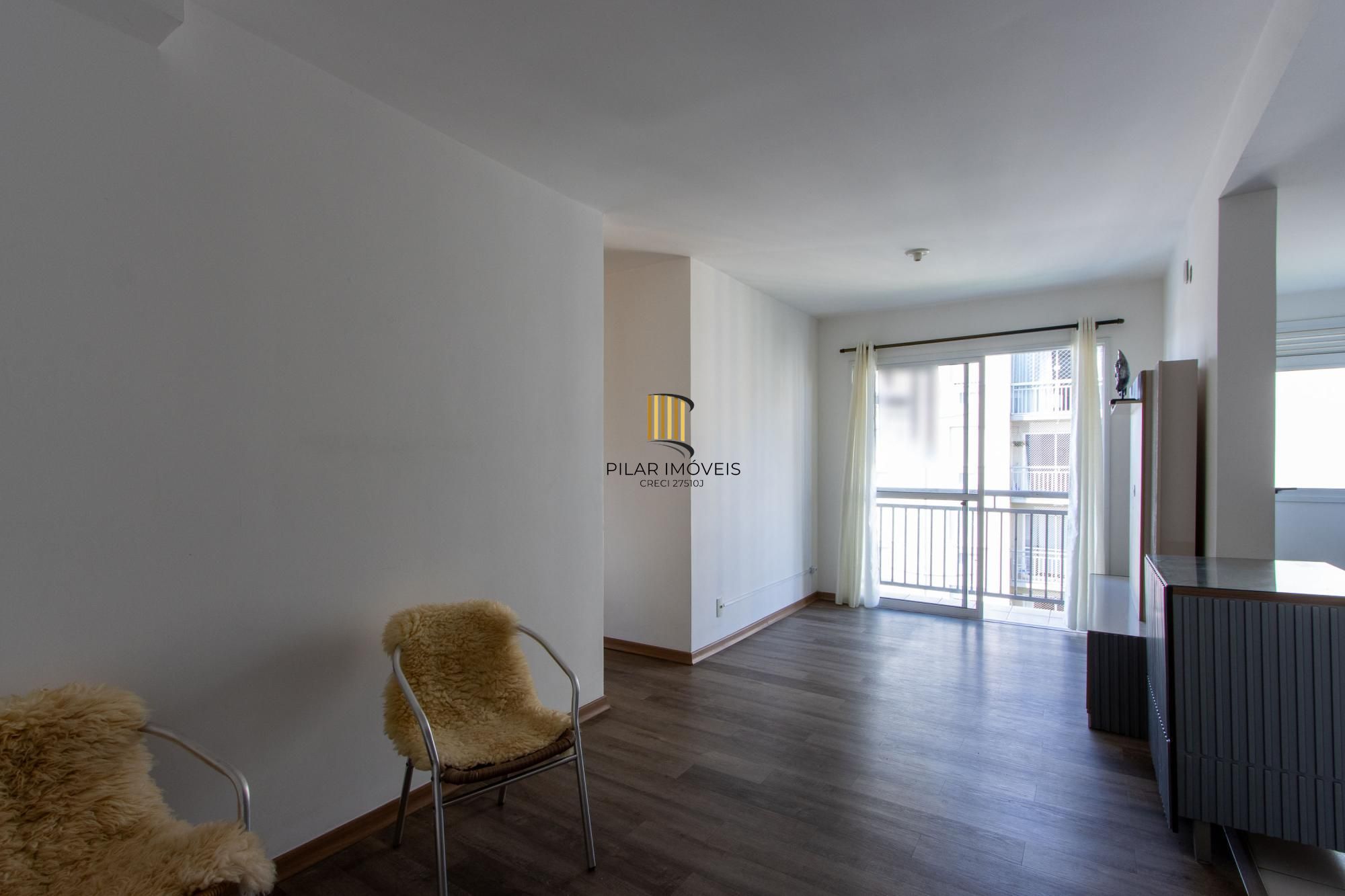 Apartamento de 3 dormitórios, 1 suíte e 1 vaga coberta.