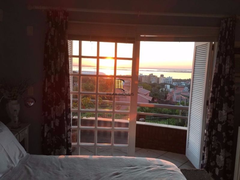 Casa Condominio para Venda - 350m², 4 dormitórios, sendo 1 suites, 2 vagas - Santa Tereza