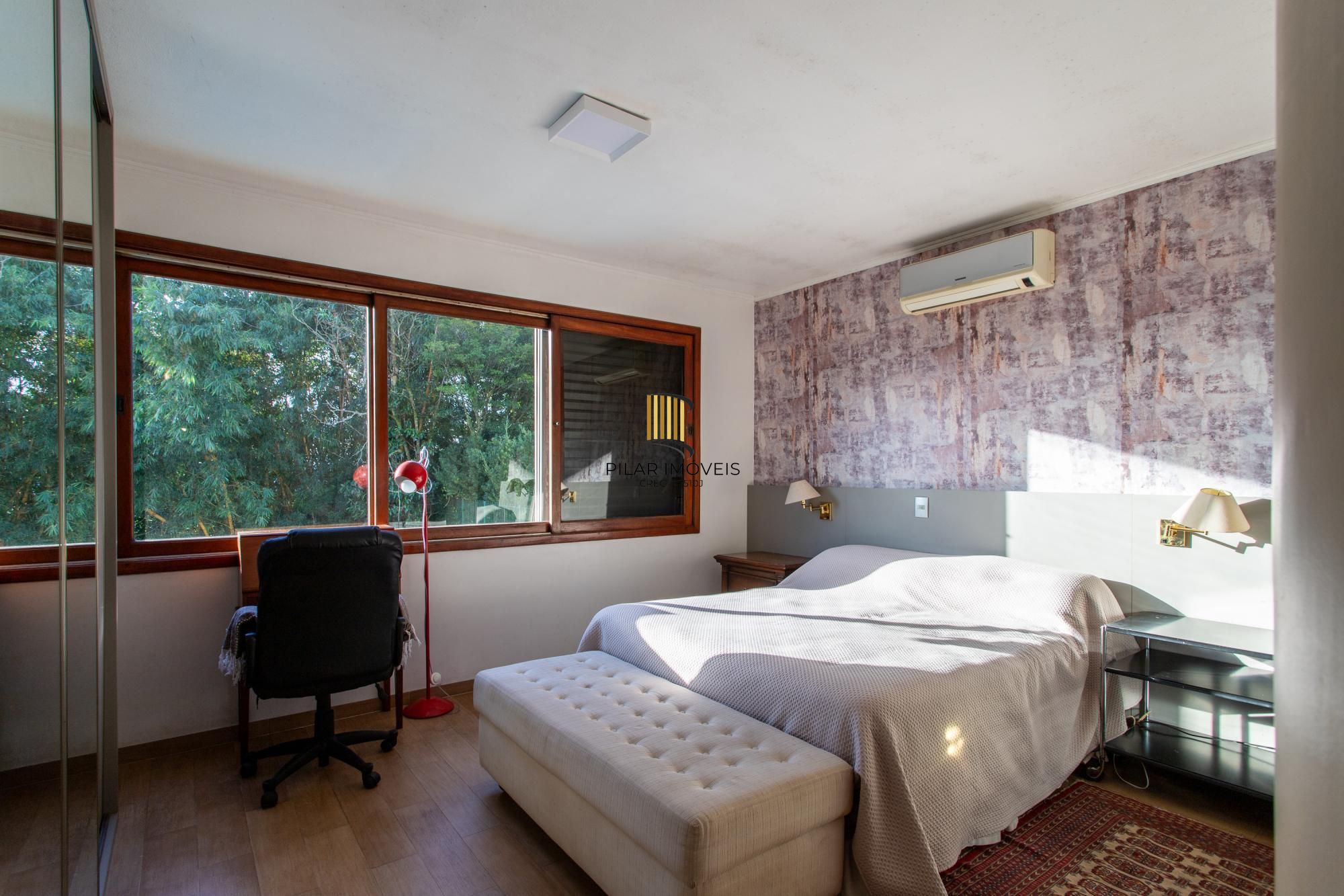 Casa em Condomínio à venda com 5 dormitórios, 565m² e 4 vagas no Condominio Jardim do Sol, Zona Sul de Porto Alegre