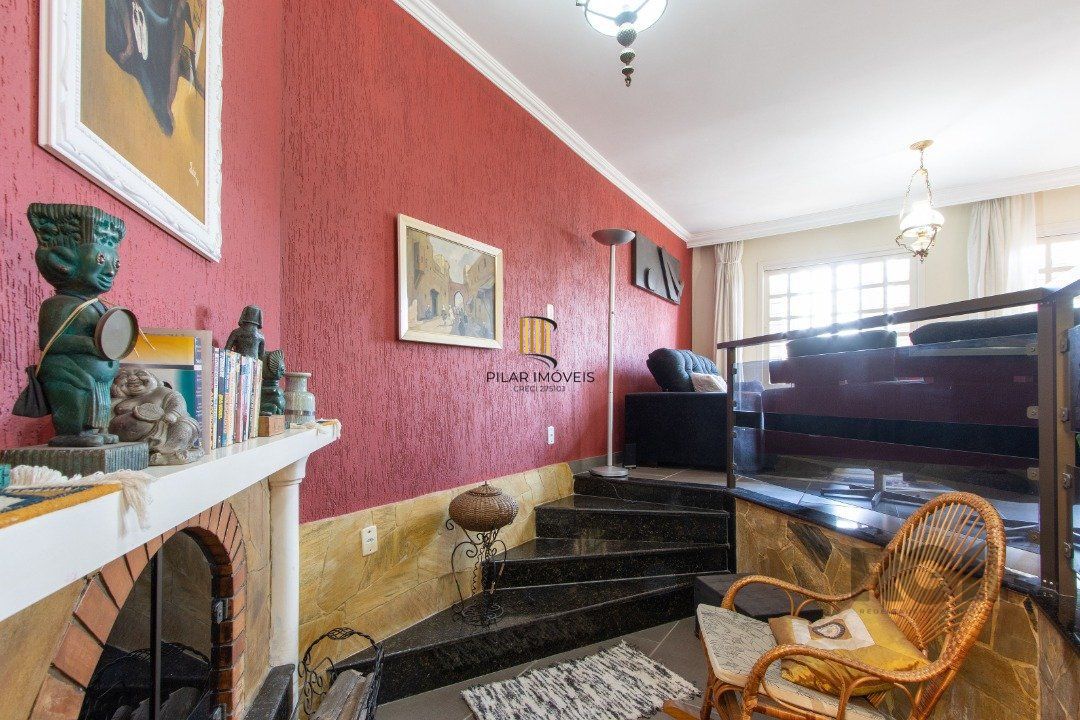Casa para Venda - 254m², 4 dormitórios, sendo 3 suites, 5 vagas - Espirito Santo