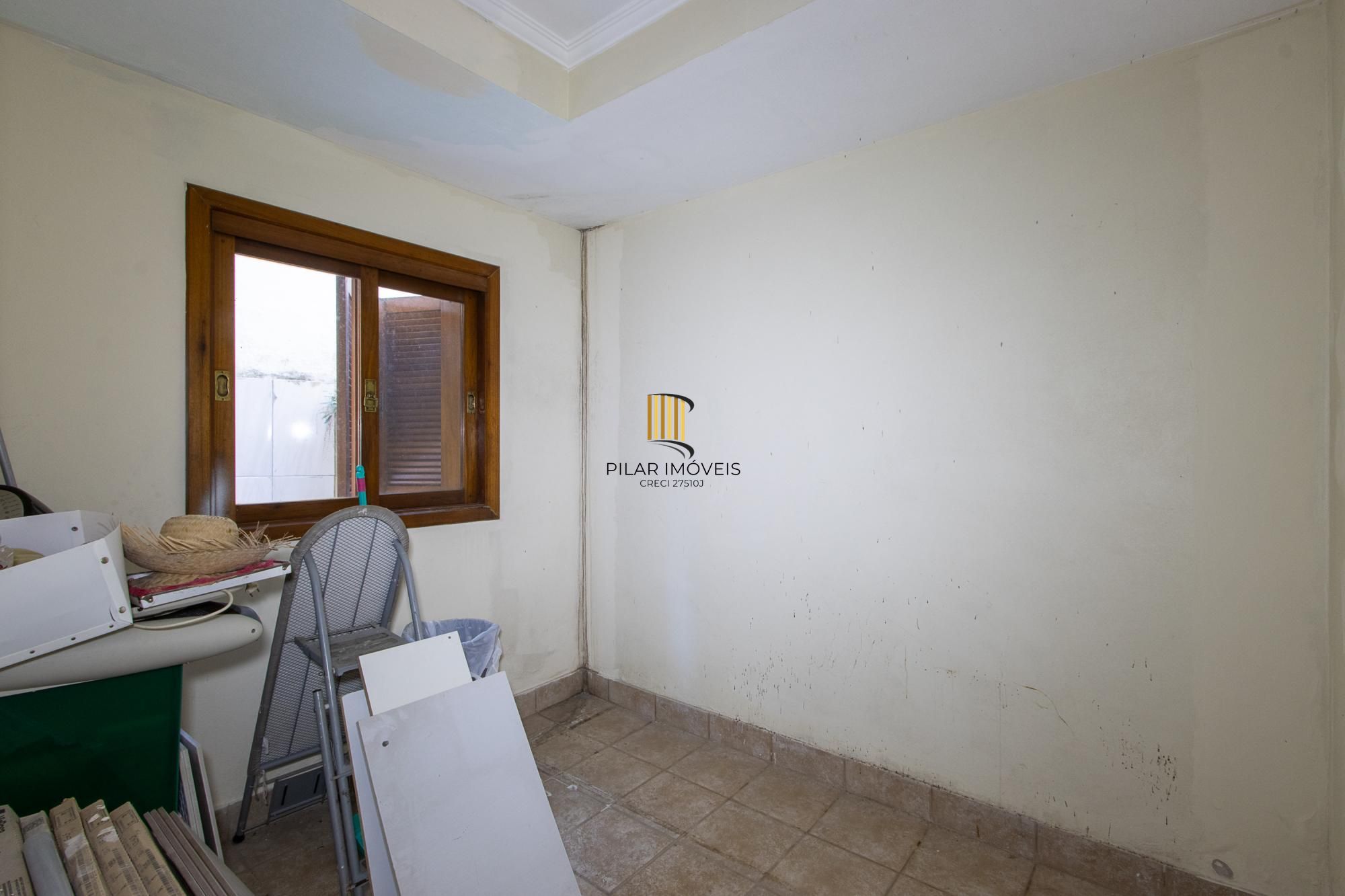 Casa em condominio Zona Sul, desocupada