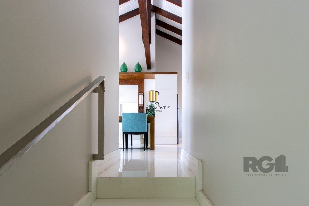 Casa em condominio, mobiliada com 741m² privativos , com 3 suítes- master