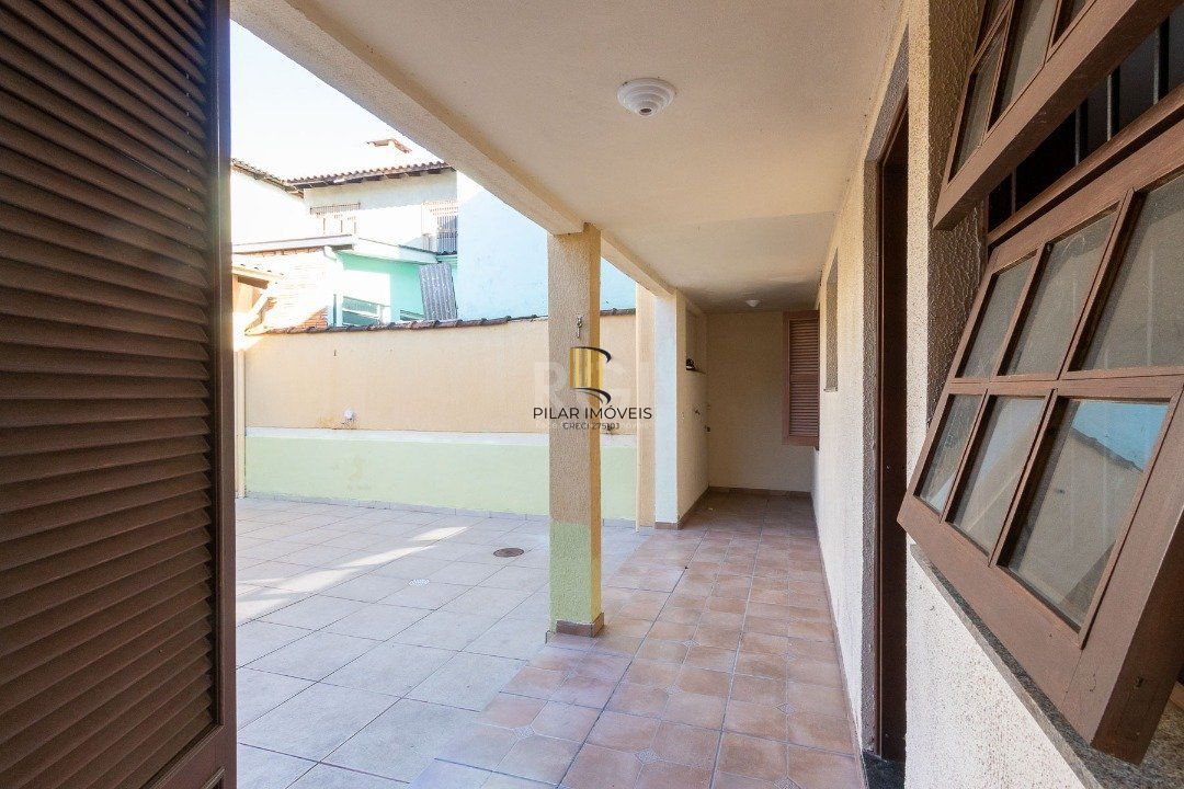 Casa para Venda - 280m², 3 dormitórios, sendo 1 suites, 2 vagas - Espirito Santo