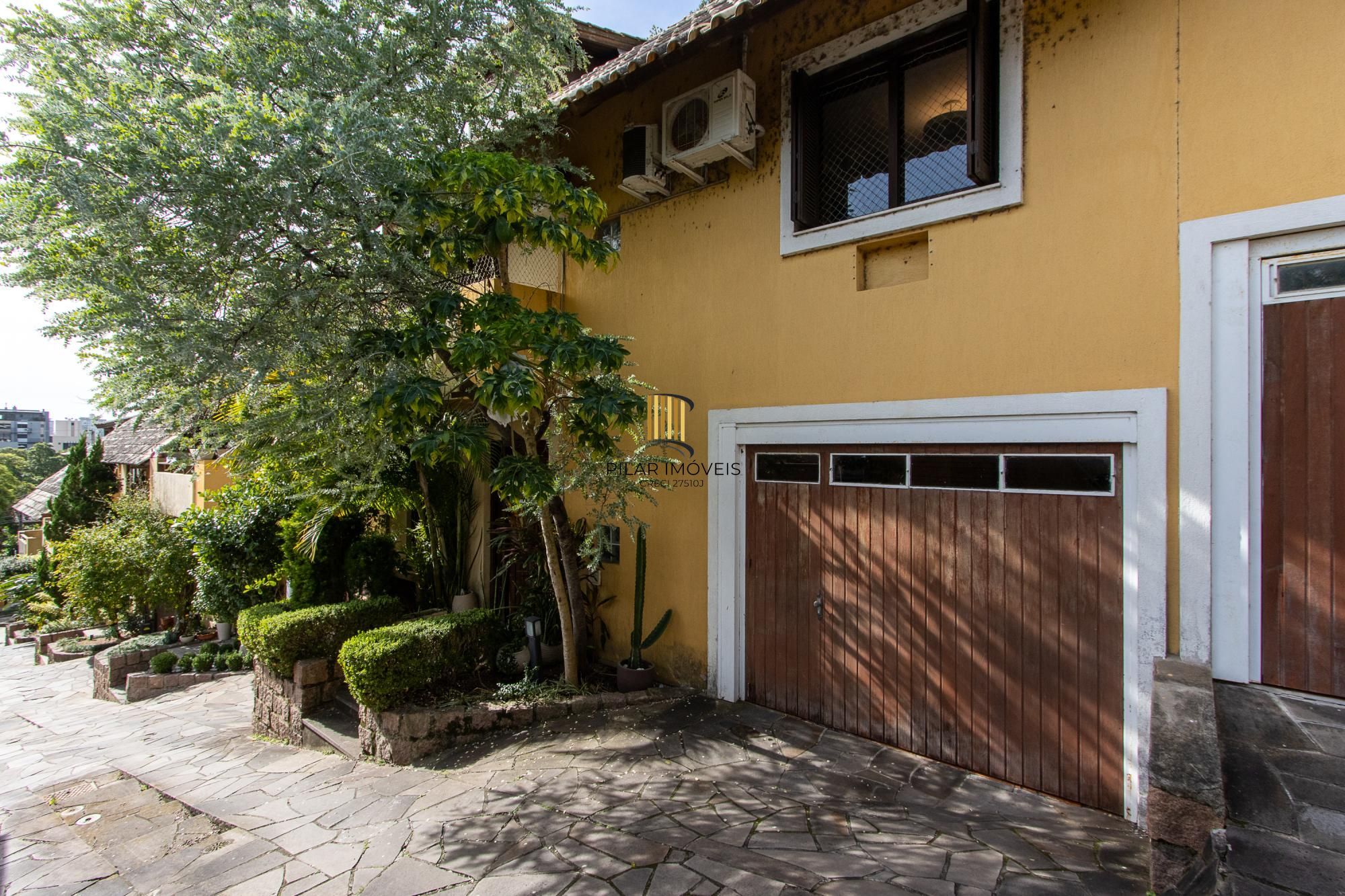 Casa em Condomínio no bairro Tristeza