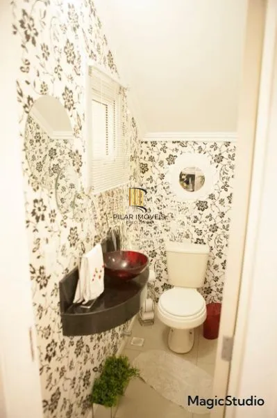Casa com 3 dormitórios, suíte com closet e piscina no Condomínio Cinque Terre