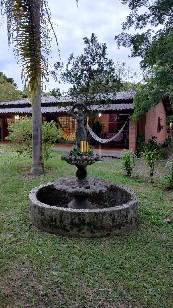 Sitio à venda no Lami, com 2 casas térreas, com 4 quartos cada uma