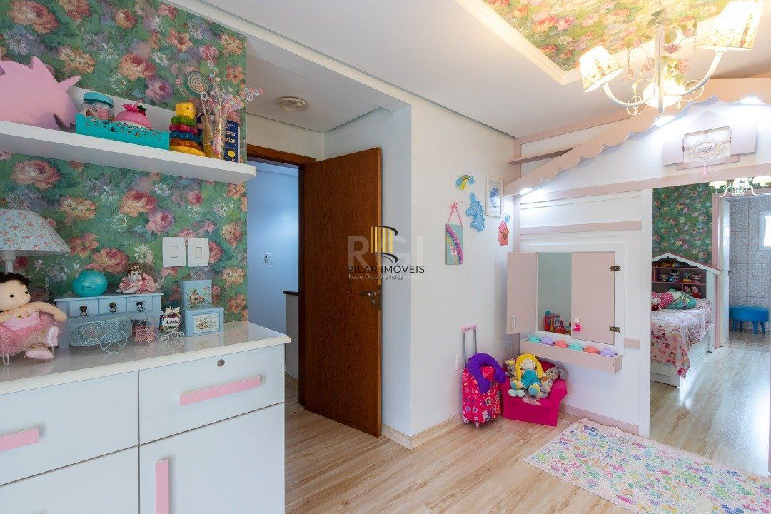 Casa para Venda - 342m², 3 dormitórios, sendo 2 suites, 2 vagas - Espírito Santo