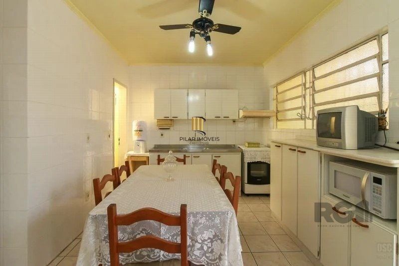Casa 3 dormitórios no bairro Nonoai