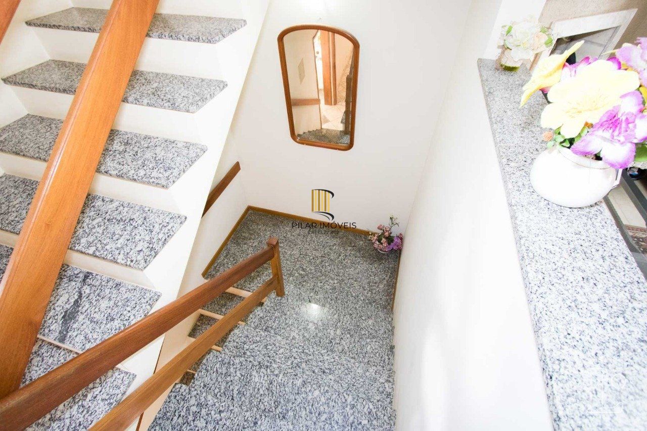 Casa para Venda com 3 dormitórios, sendo 1 suites, e 3 vagas no bairro Imperial Parque
