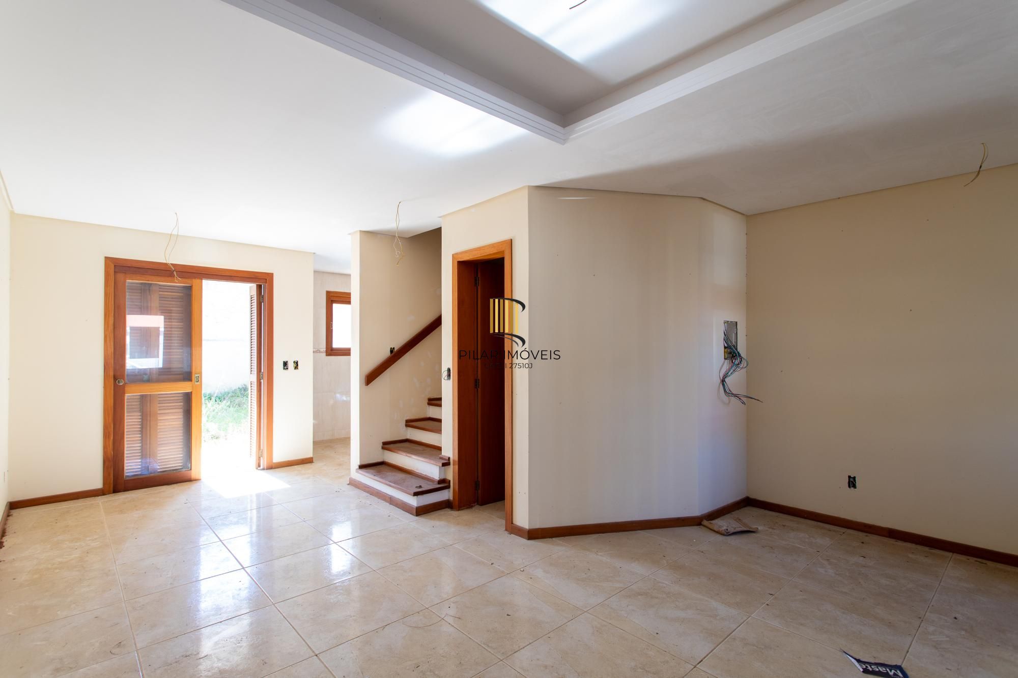Casa para Venda - 115m², 3 dormitórios, sendo 1 suites, 2 vagas - Urubatã