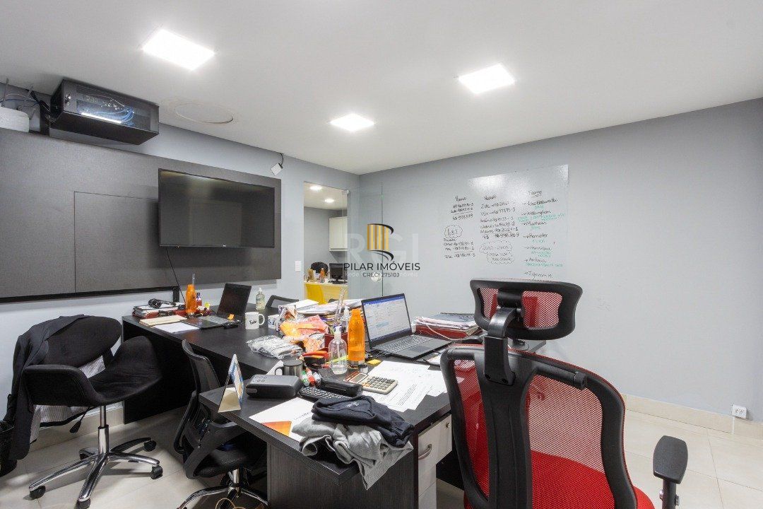 Sala em andar inteiro com 157,44  privativos