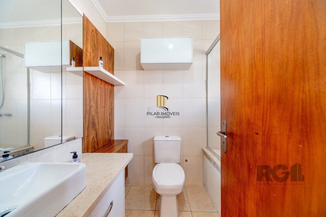 Casa de Condomínio 3 dormitórios no bairro Hípica
