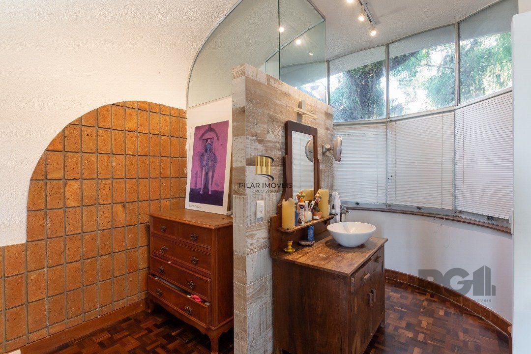 Casa 4 dormitórios no bairro Vila Assunção