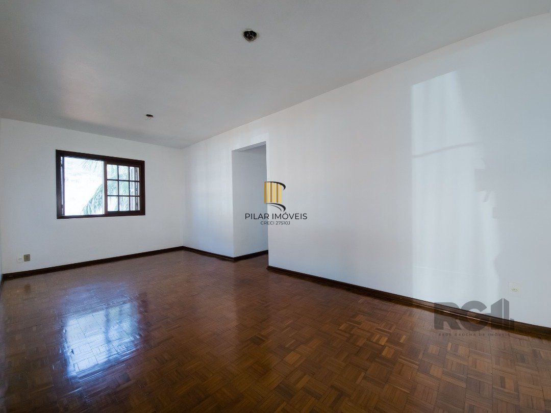Casa 3 dormitórios no bairro Ipanema