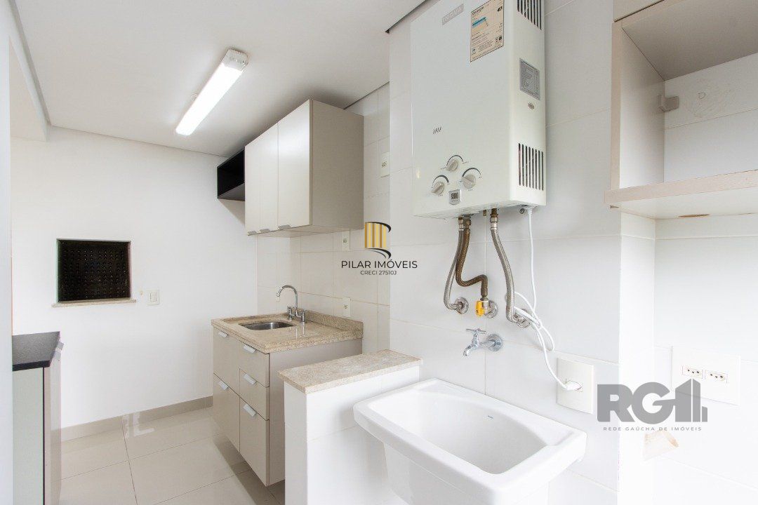 Apartamento semi-mobiliado, com área privada de 50,95 M2