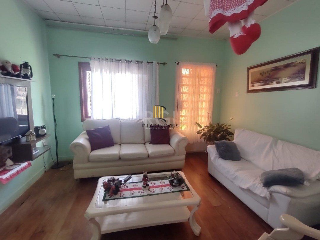 Casa para Venda - 265.1m², 3 dormitórios, 4 vagas - Guarujá