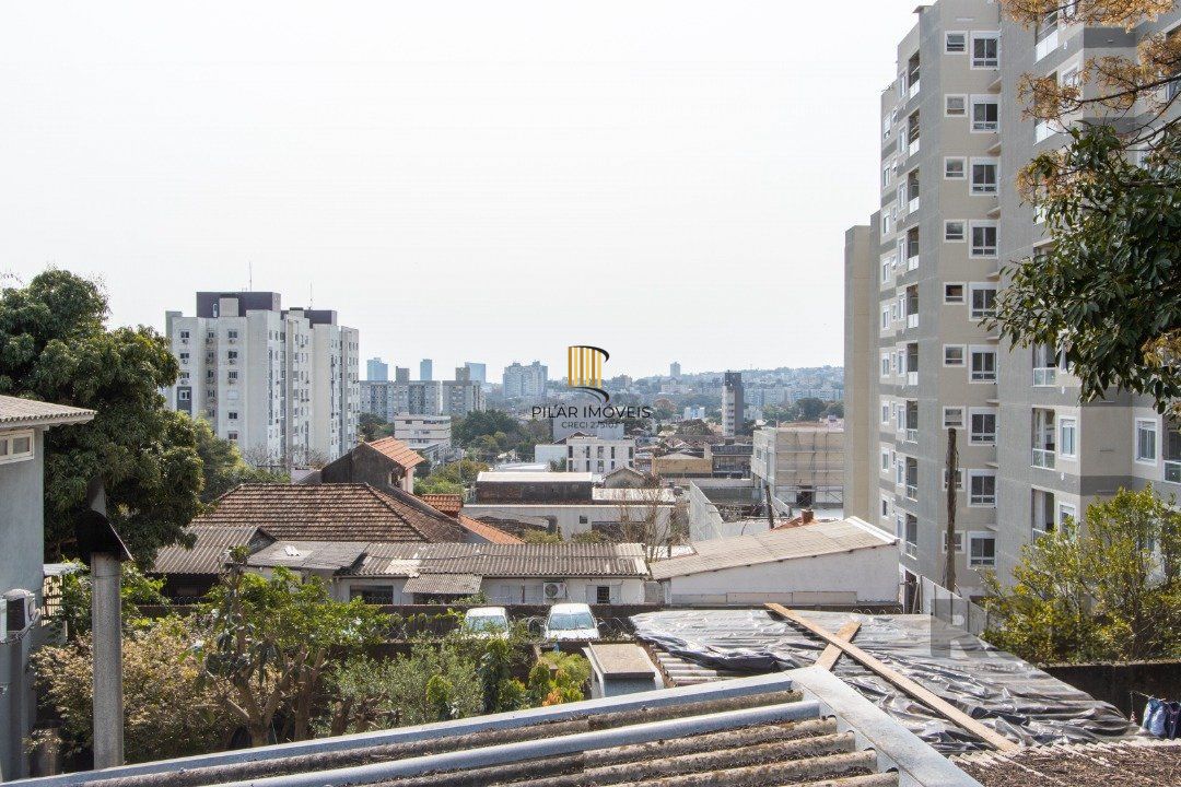Casa 6 dormitórios no bairro Tristeza
