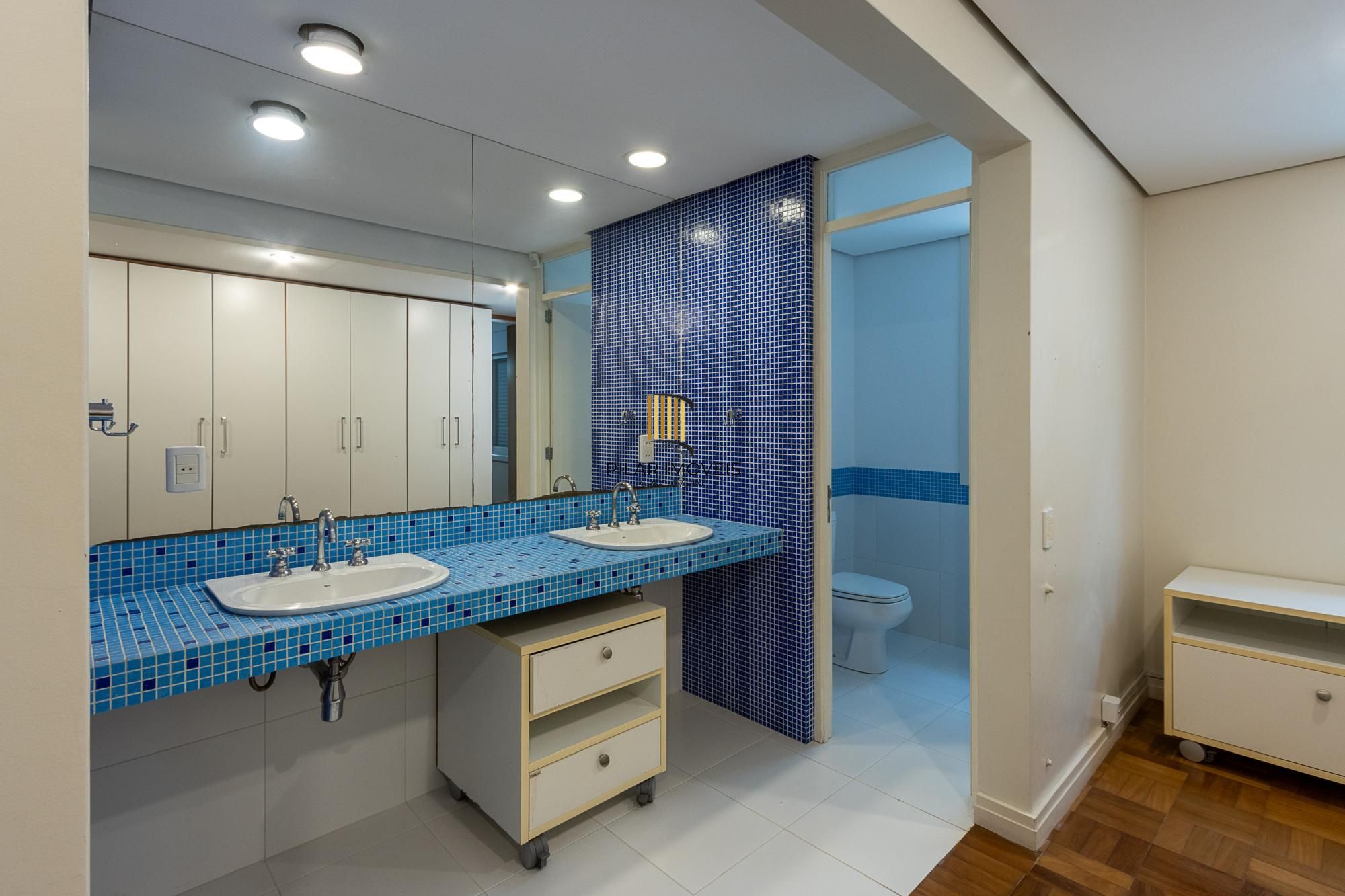 Casa com 4 dormitórios à venda, Jardim Isabel, Porto Alegre