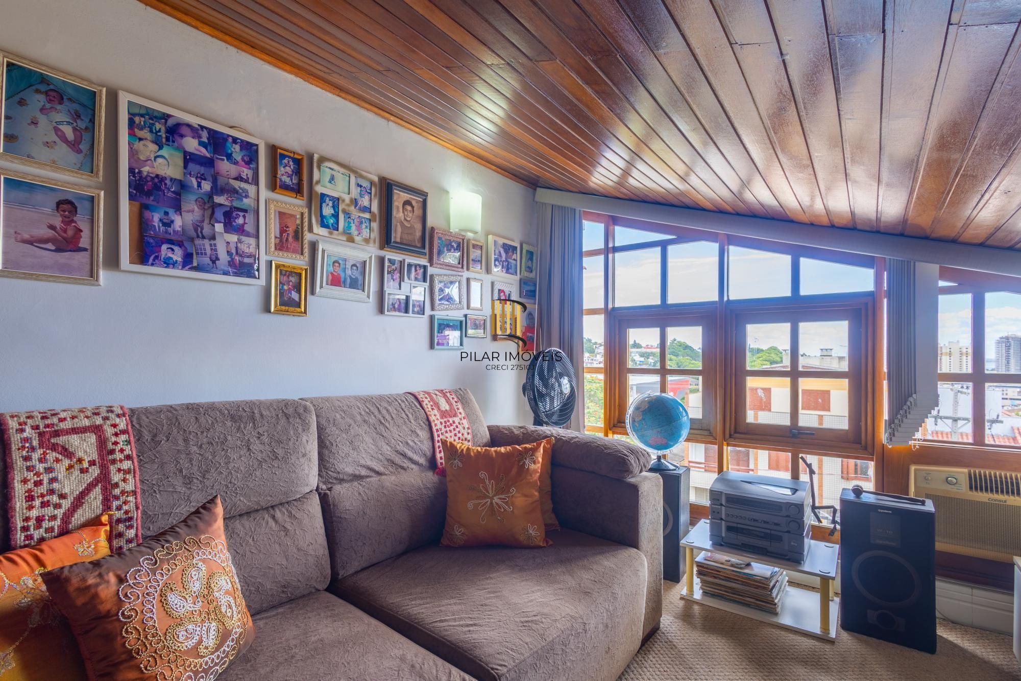 Casa em condomínio bairro Tristeza, com 185m² privativos.