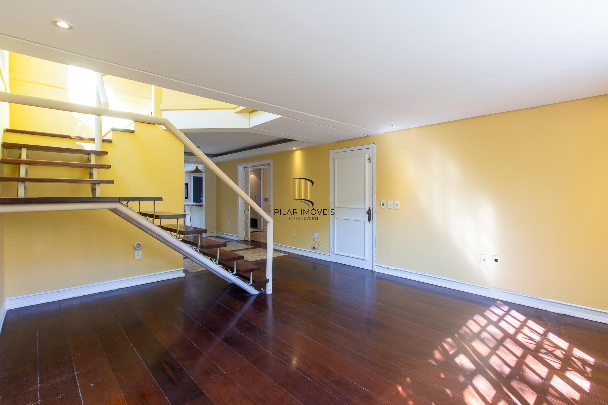 Casa condomínio, no bairro Tristeza, 175,17m² área privativa,03 dormitórios 01 suíte e 02 vagas!