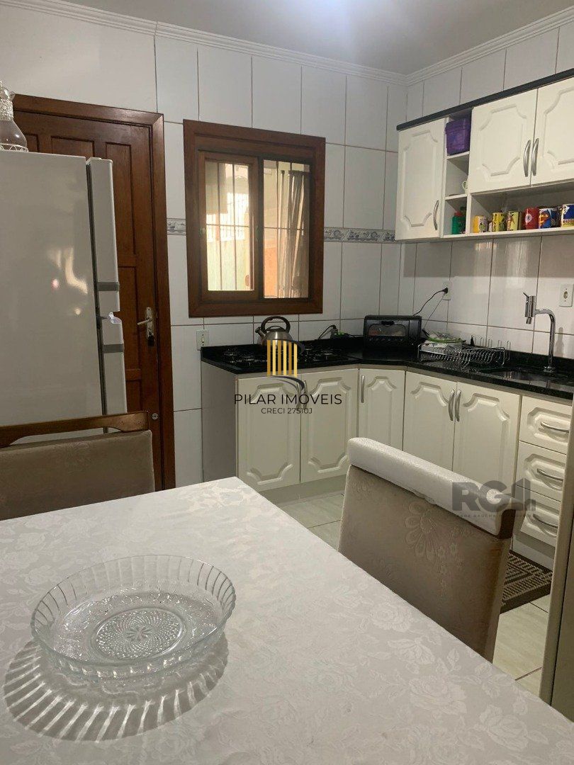 Casa 3 dormitórios no bairro Hípica
