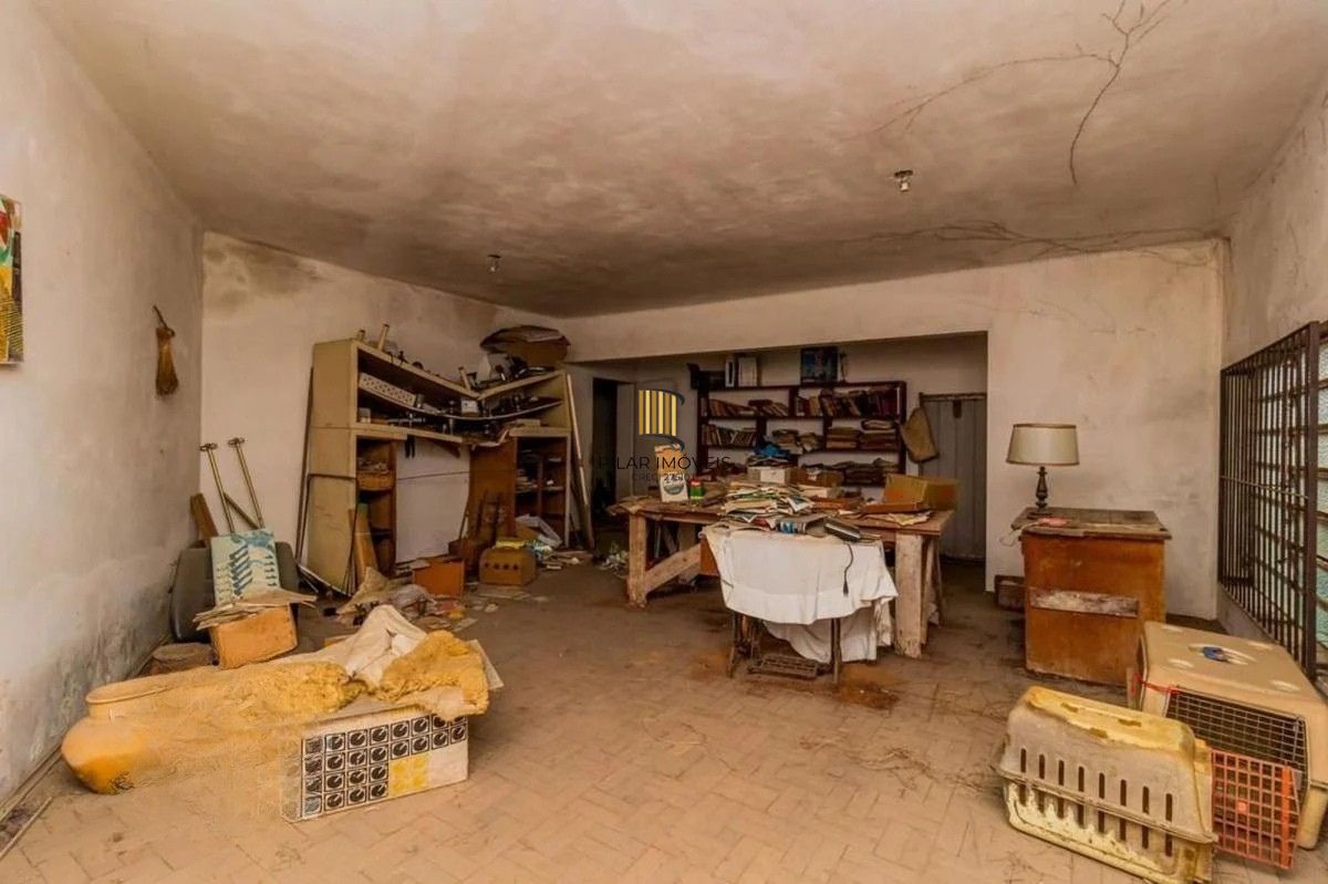 Casa com 5 dormitórios e 3 vagas no bairro Assunção