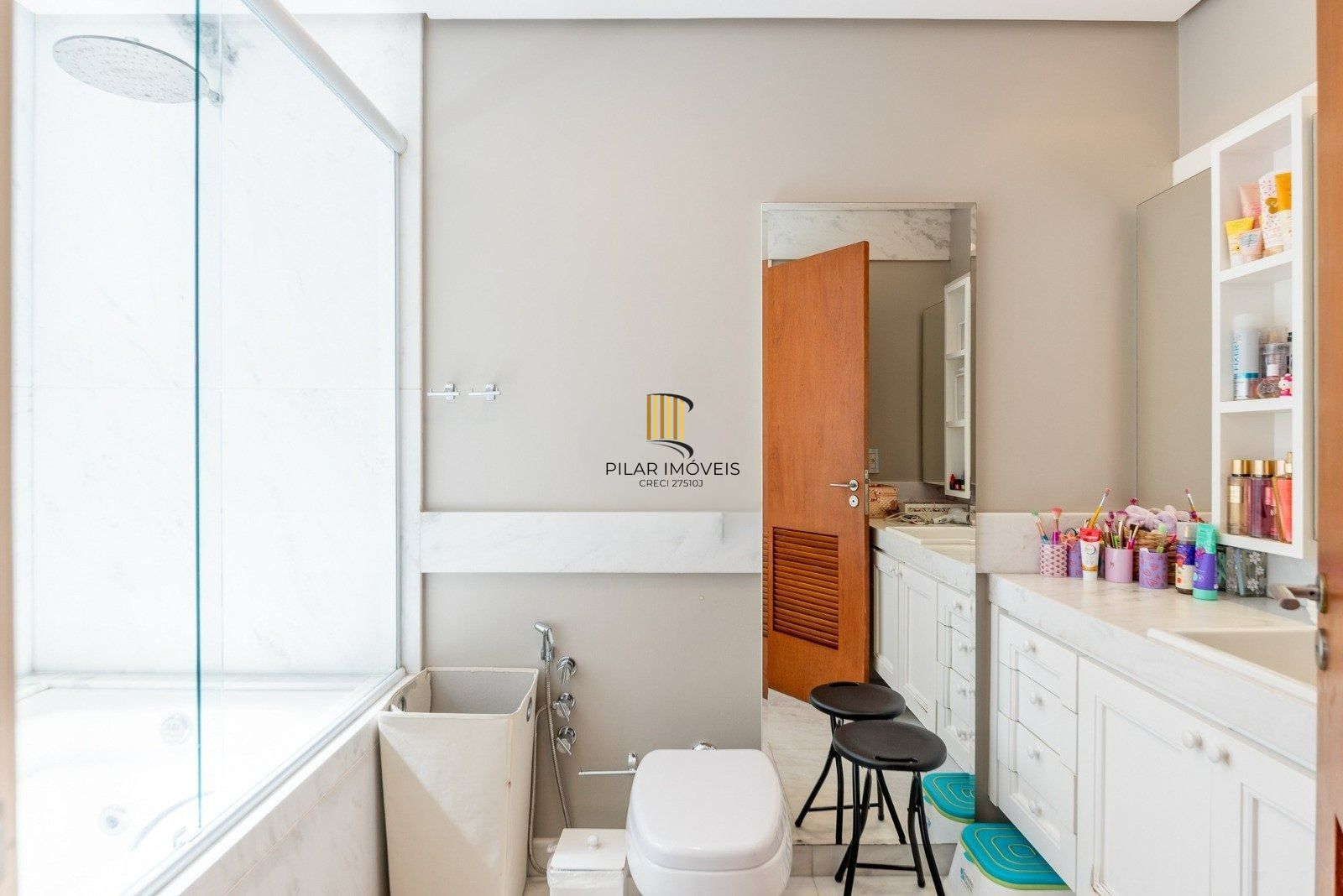 Cobertura de 4 dormitórios com vista 360º  no bairro Moinhos de Vento