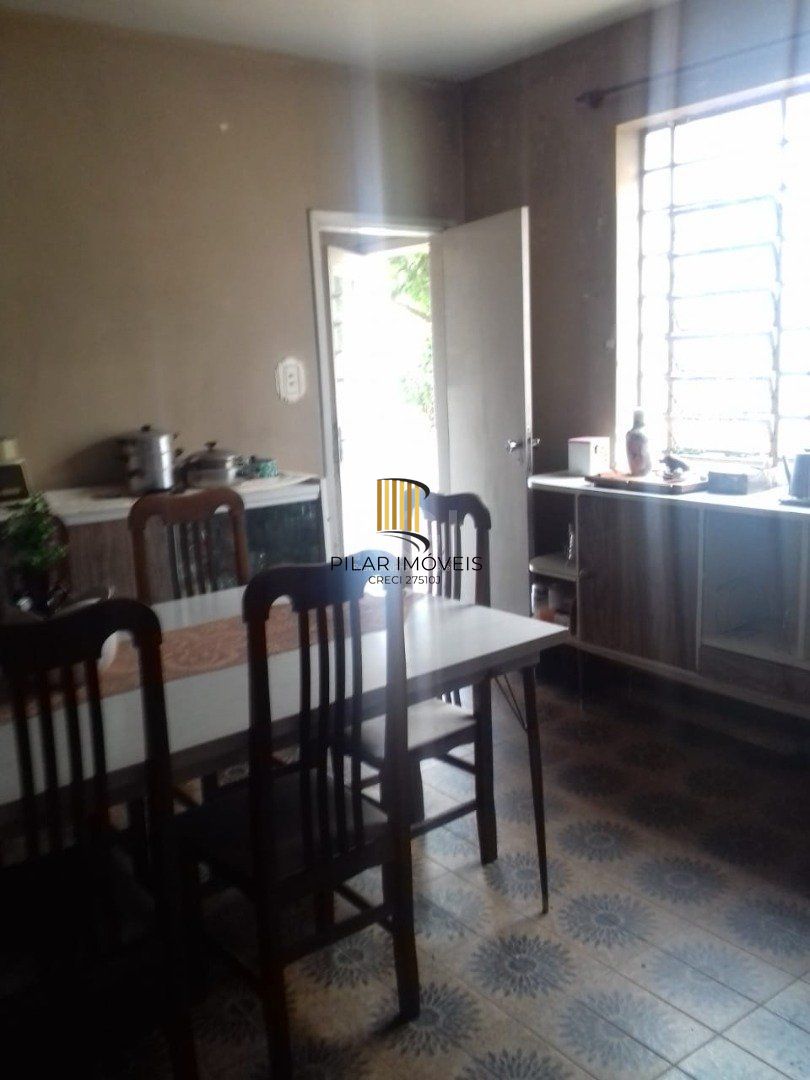 terreno localizado no bairro Menino Deus, podendo ser construído prédio comercial, localização privilegiada.
