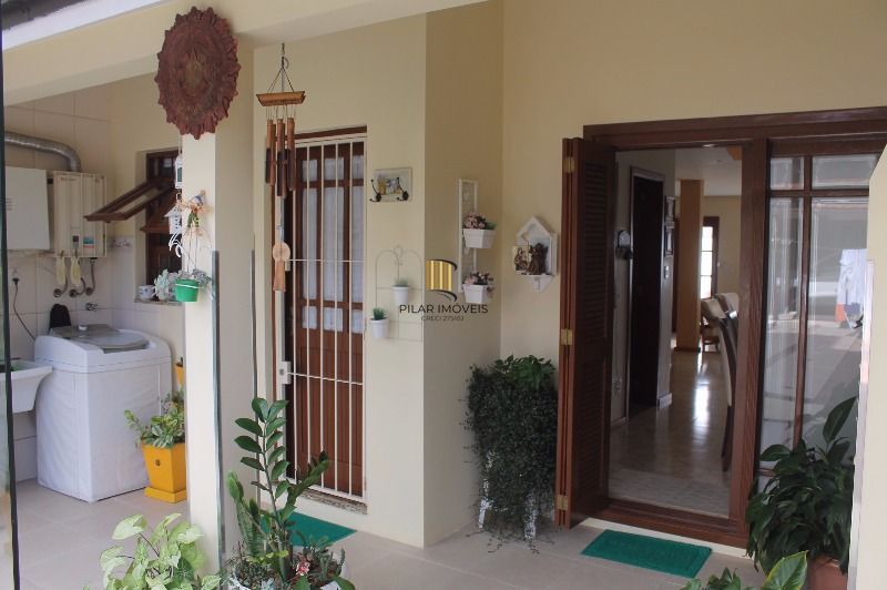 Casa para Venda - 290.67m², 4 dormitórios, sendo 1 suites, 4 vagas - Camaquã