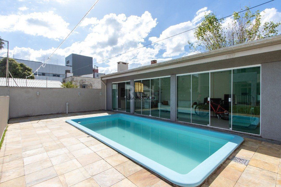 Casa 4 dormitórios no bairro Teresópolis