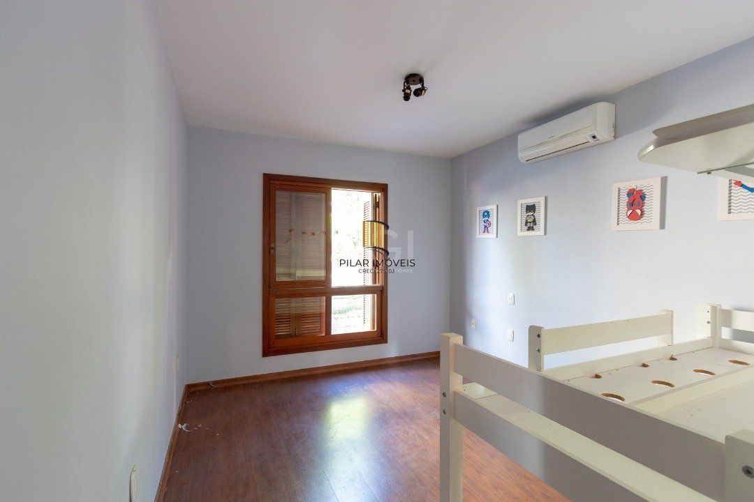 Casa para Venda - 233.34m², 3 dormitórios, sendo 1 suites, 4 vagas - Tristeza