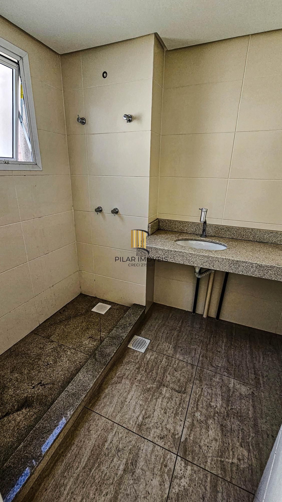 Casa 3 andares de 250,88m², com elevador novo
